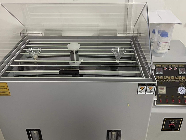 Salt spray testing machine
