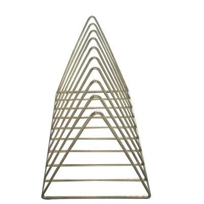 Triangle bookshelf 